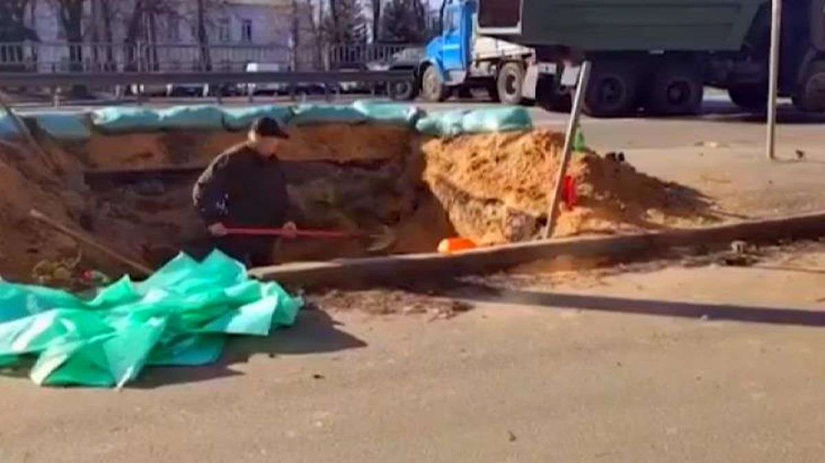 Gece başlaması planlanan Rus işgaline karşı Kiev ayakta! Şehirde hendekler kazılıyor