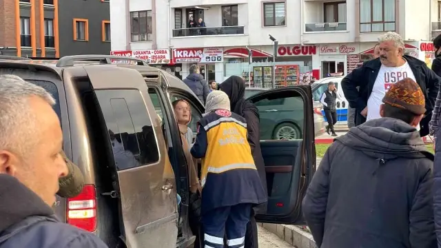 İki araç çarpıştı: 3'ü çocuk 5 kişi yaralandı