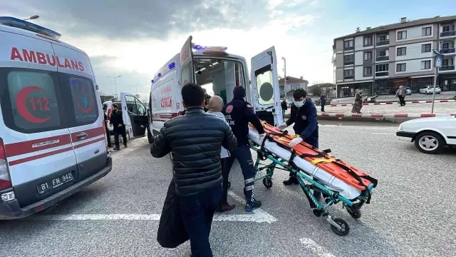 İki araç çarpıştı: 3'ü çocuk 5 kişi yaralandı