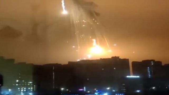 Kiev'de sirenler susmuyor! Başkentte gökyüzü patlamalarla aydınlandı