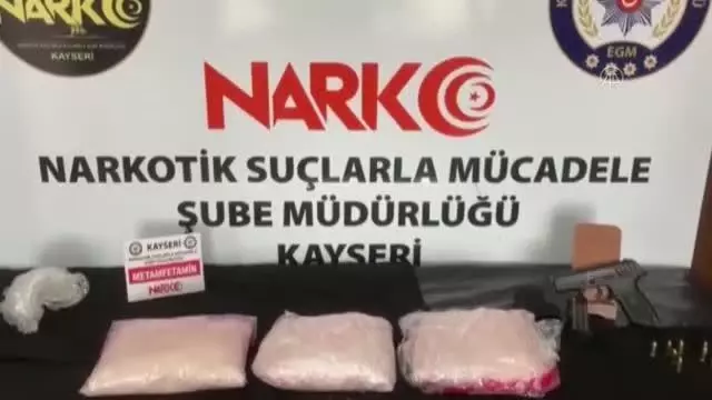 Bir araçta 4 kilo 100 gram uyuşturucu ele geçirildi