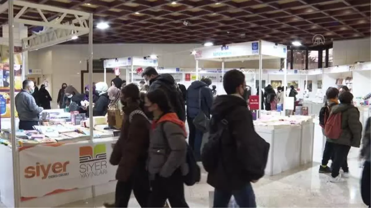 Fuar organizatörü Atıf Gönenç, fuarların yayınevlerine ve kitaba olan katkısını anlattı