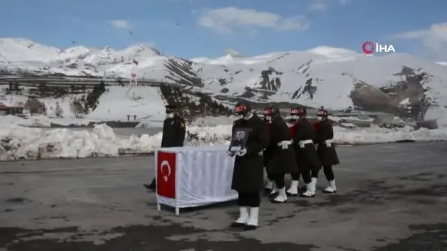 Şehit askerin cenazesi memleketine uğurlandı