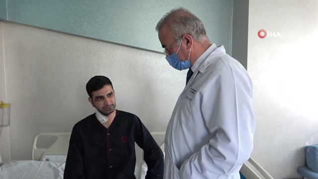 Boynunda glomus tümörü olan İstanbullu hasta Van'da ameliyatla sağlığına kavuştu