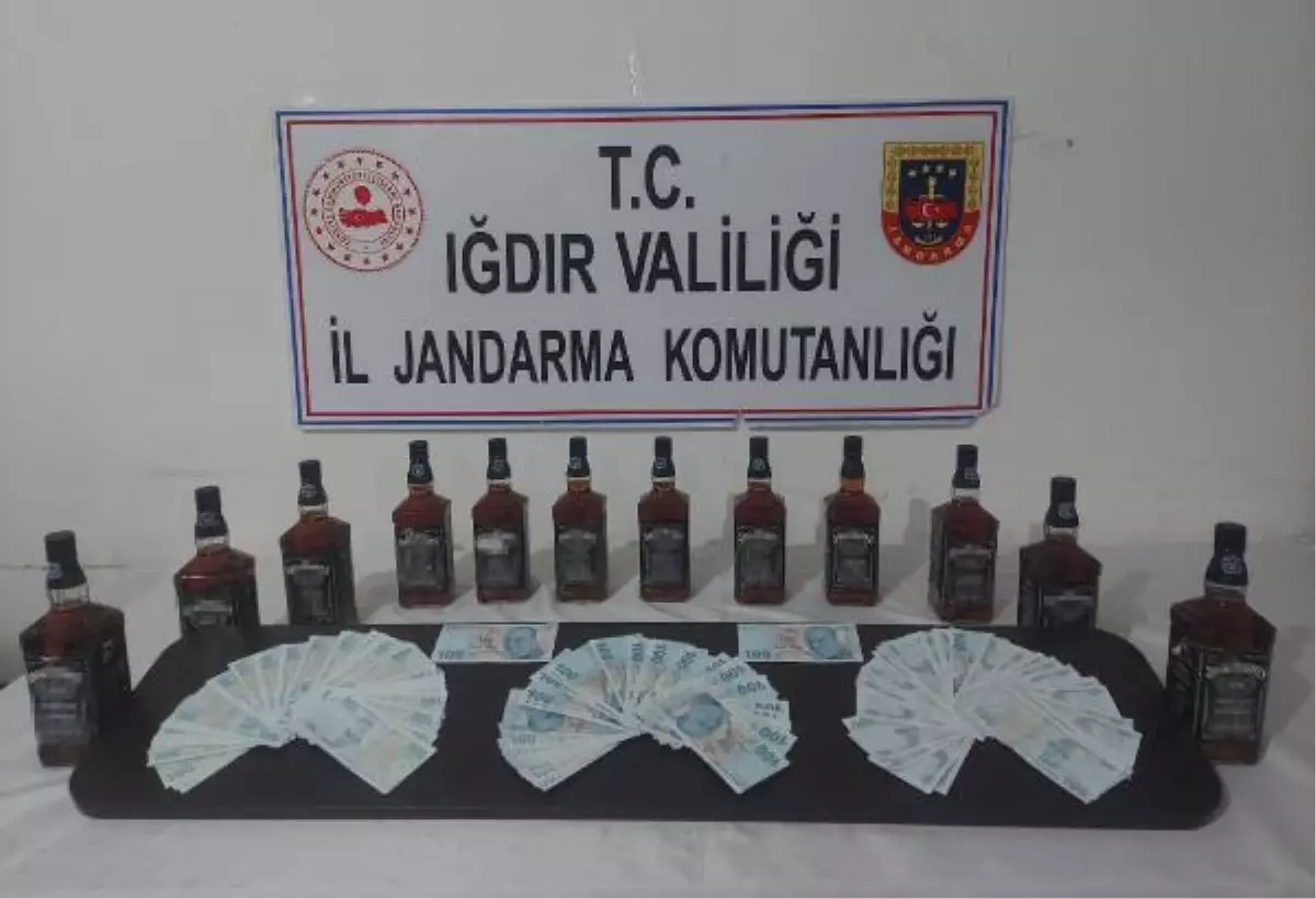Iğdır'da 198 sahte banknot ve 12 şişe kaçak içki ele geçirildi