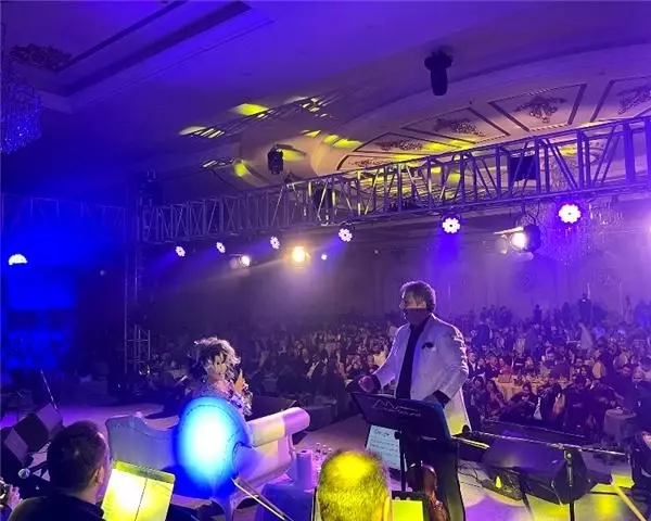 Kalaşnikofların Gölgesindeki Birinci Dev Konser