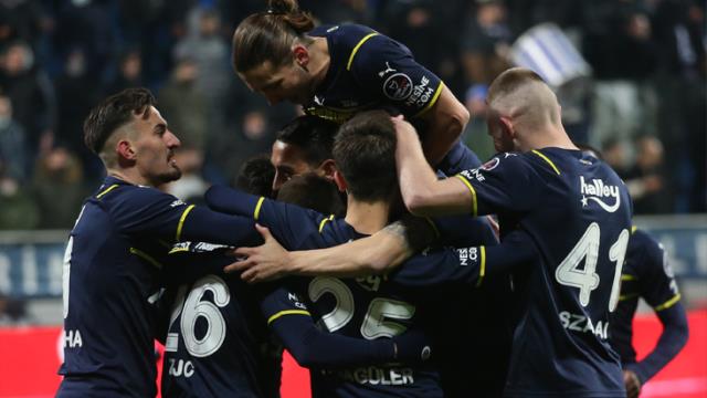 Spor Muhteşem Lig'in 27. haftasında Fenerbahçe, Kasımpaşa'yı deplasmanda 2-1 mağlup etti