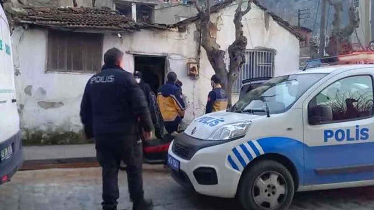 20 gündür haber alınamayan 78 yaşındaki kişi evinde ölü bulundu