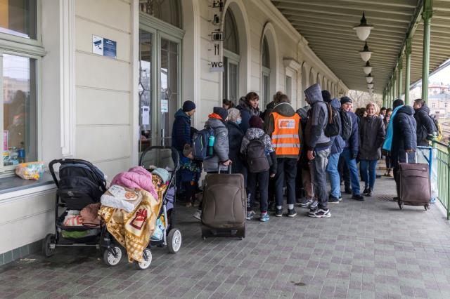 Ateşkes umudu 2. tipe kaldı, siviller Ukrayna'yı terk etmeye devam ediyor