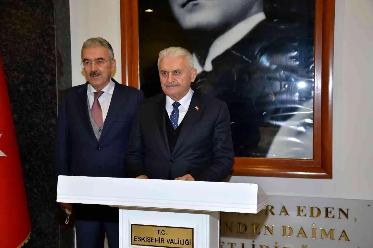 ESKİŞEHİR - AK Parti Genel Başkanvekili Yıldırım, Eskişehir'de öğrencilerle buluştu (2)