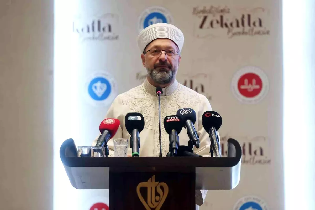 Erbaş: 'İnsanlık topyekûn küresel güçlerin adalet, hakkaniyet, merhamet tanımaz politikalarının bedelini ödüyor'
