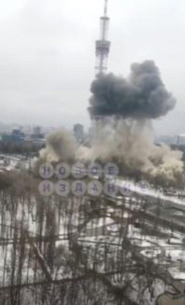 Kiev'de televizyon vericilerinin olduğu radyo kulesinin vurulduğu anlar kamerada