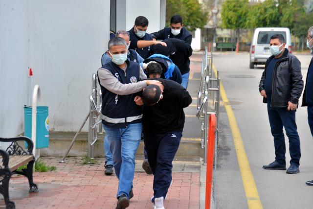 OTOMOBİLİNİ GASBETMEK İSTEDİKLERİ ARKADAŞLARI DİRENİNCE ÖLDÜRÜP GÖMMÜŞLER