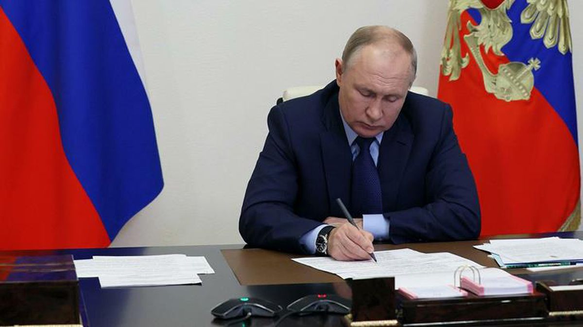 Yaptırımlar sonrası Putin'den yeni ekonomik hamle! 10 bin doların üzerindeki döviz ülke dışına çıkamayacak