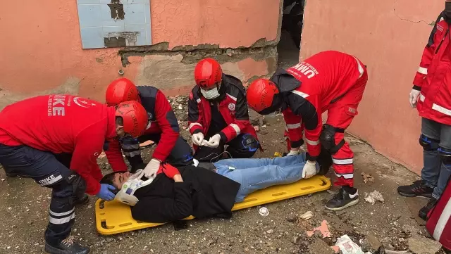 Adıyaman'da AFAD zelzele tatbikatı yaptı