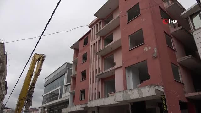 asrin felaketinden izler tasiyan binalar yiki 3 14768148 o