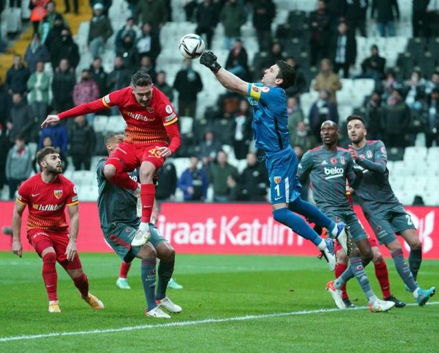 Cenk Gönen'den Beşiktaş karşısında akılalmaz performans! Maç sonu Kiev'e ileti gönderdi