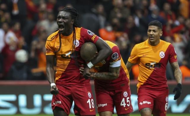 Galatasaray'da Gomis mucizesi! Halil Dervişoğlu'nun ensesine yapışması için 3 maç yetti