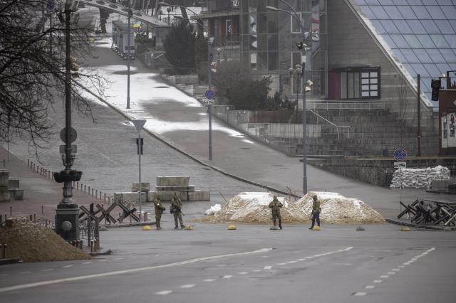Ukrayna-Rusya savaşında 7. gün! Kiev bombalanıyor, Harkov'da polis merkezi füzelerle vuruldu