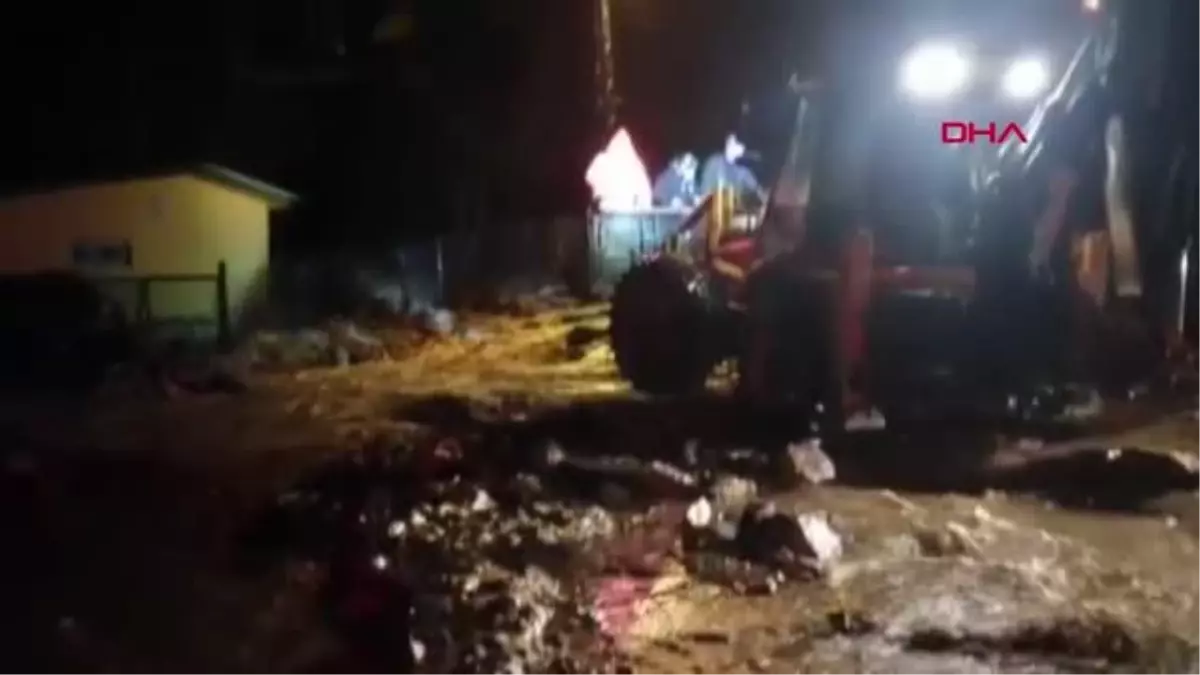 ÇAMLIYAYLA'DA SAĞANAK YAĞIŞ OLUMSUZ ETKİLEDİ