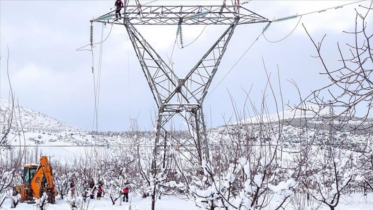 Isparta'da elektrikler ne zaman gelecek? Isparta'da yine mi elektrikler gitti?