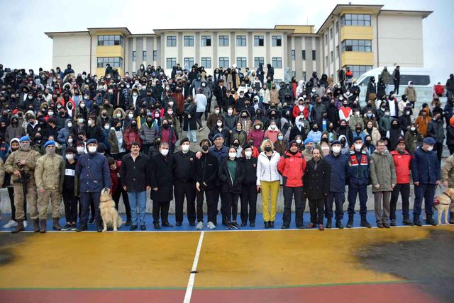 ogrenciler deprem gercegini tatbikatla ogrend 12 14770774 o