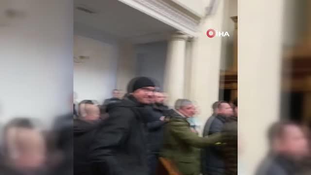 Son dakika haberi | Rus bombardımanı altındaki Kiev'de parlamento toplandı
