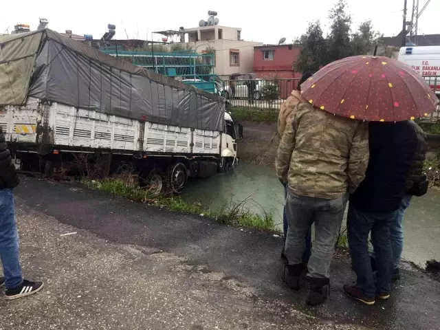 Tırda kurtarılmayı keyifle bekledi