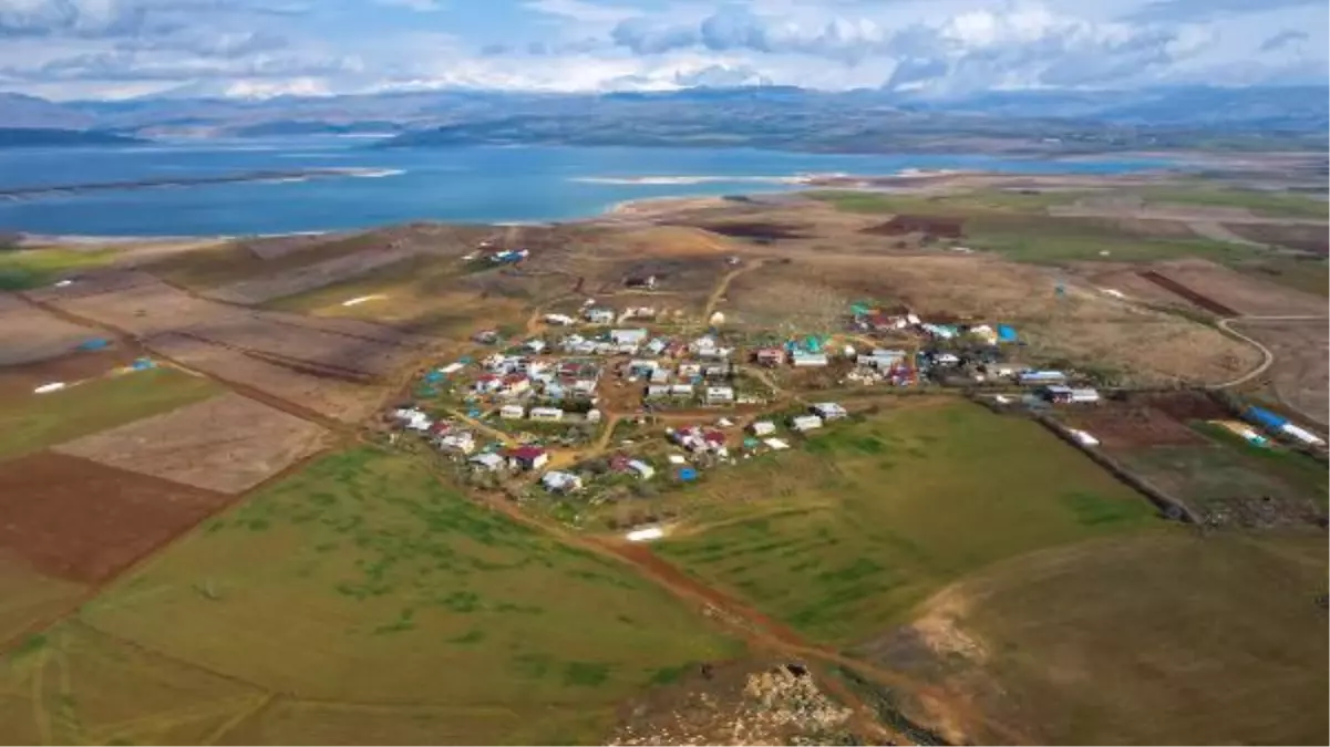 TUNCELİ'DE İKİ MEVSİM ARASI 80 KİLOMETRE; BİR TARAF BAHAR BİR TARAF KIŞ