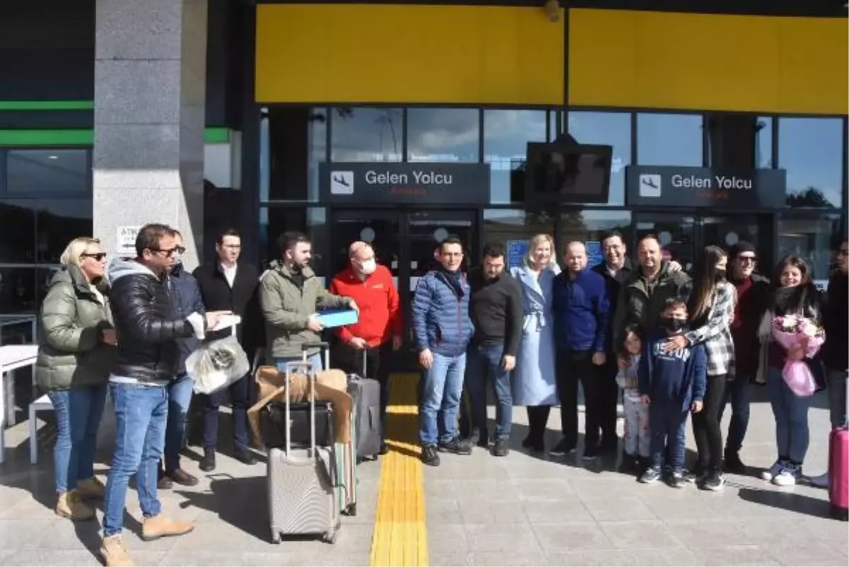 Ukrayna'da mahsur kalan 7 turizmci ve 1 öğrenci Bodrum'a geldi