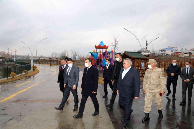 Kars Vali Öksüz, Akyaka'da 1 Vali Öksüz, Akyaka'da