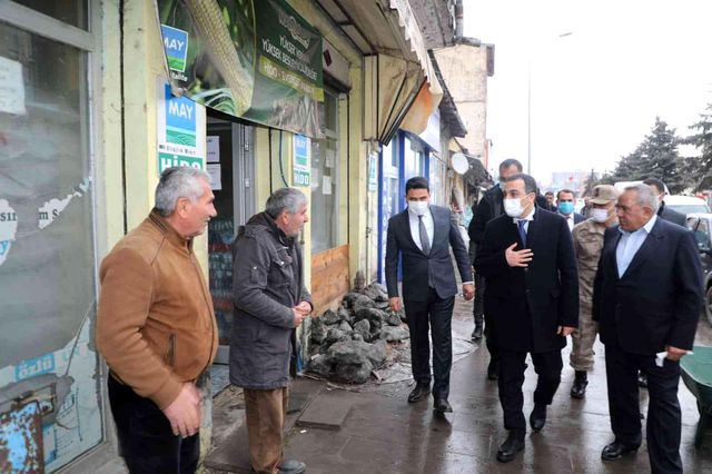 Vali Öksüz, Akyaka'da