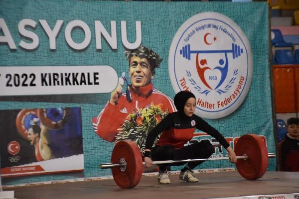 SPOR Yıldızlar Kulüpler Türkiye Halter Şampiyonası Kırıkkale'de başladı