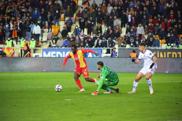 17 maç sonra bir birincisi başardılar! Yeni Malatyaspor makus seriye Adana Demirspor karşısında son verdi