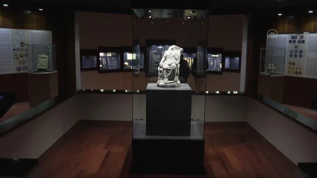 2 bin 300 yaşındaki "Kybele" ile aslan heykelleri, ziyaretçilerini ağırlıyor