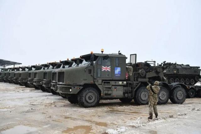 Boris Johnson verdiği kelamı tuttu! İngiliz tanklar Ukrayna hududunda