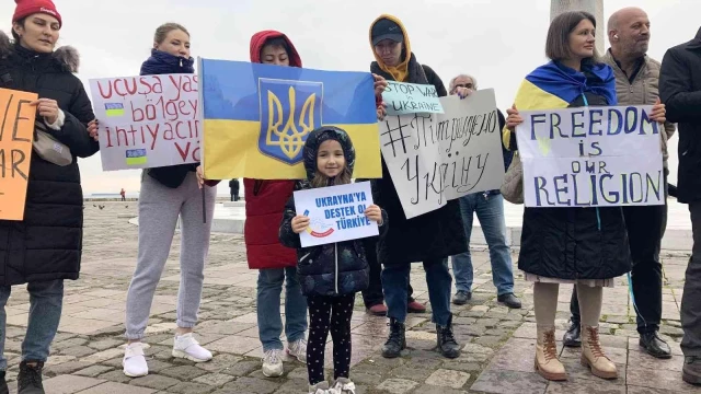 Meskenlerine dönemeyen Ukraynalı çift çocuklarından haber alamıyor