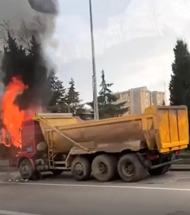 kocaeli de kamyon alev alev yandi 3 14773664 o
