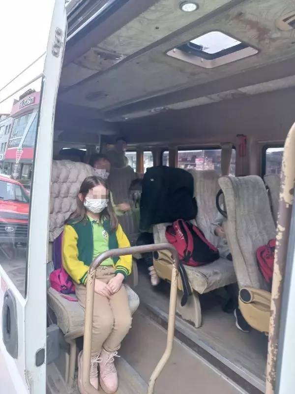 Okul servisi çalışma izni ve muayenesiz, sürücü de ehliyetsiz çıktı
