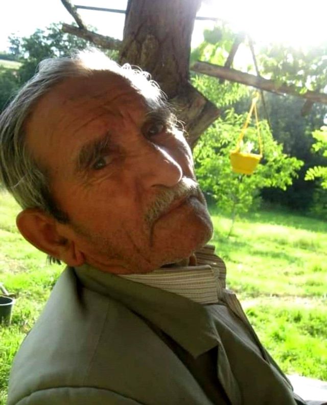 onu yillarca sirtinda tasiyan babasi icin kit 8 14773143 o
