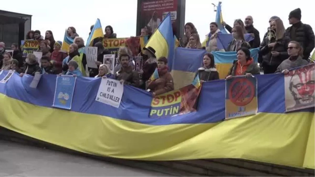 Ukraynalılar, Rusya'nın Ukrayna'ya saldırısını protesto etti