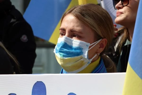 Son dakika haber... Adana'da yaşayan Ukraynalılardan savaş tersi protesto