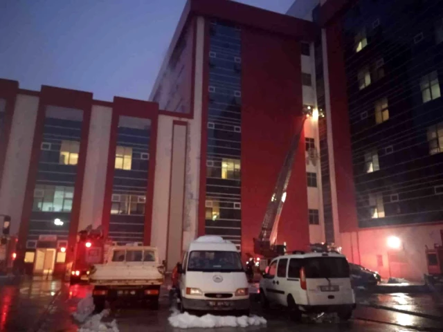 Son dakika haber | Hastanede çıkan yangın paniğe neden oldu