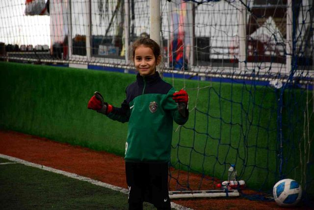 anneler futbolcu kizlari icin yesil sahada te 5 14775643 o