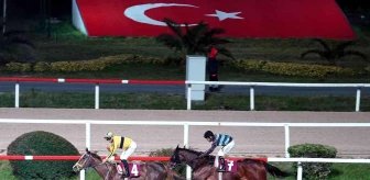 Dünya Kadınlar Günü Koşusu'nun kazananı Miss Beren isimli at oldu