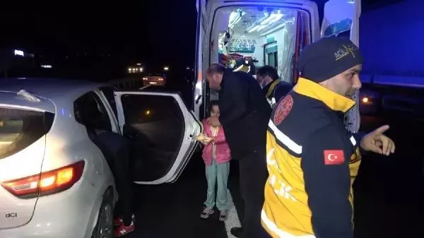 Kamyon otomobile çarptı; 3 yaralı
