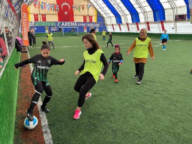 futbolcu kizlardan anneleriyle 8 mart a ozel 4 14775638 o