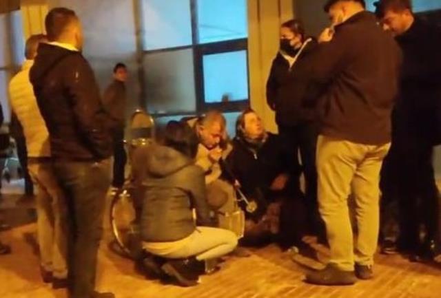 İstinat duvarına çarpan otomobil 4 gence mezar oldu