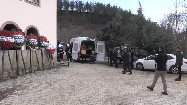KAHRAMANMARAŞ - Kazada şehit olan polis memuru Eyüp Saz'a memleketi Kahramanmaraş'ta cenaze merasimi düzenlendi