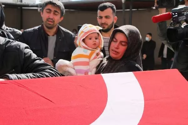 Son dakika haberleri! Kaza yerine otomobil daldı; 1 polis şehit, 1 meyyit, 4 yaralı (2)